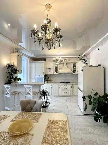 Сніжна вул., 52