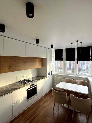 Злуки просп., 7