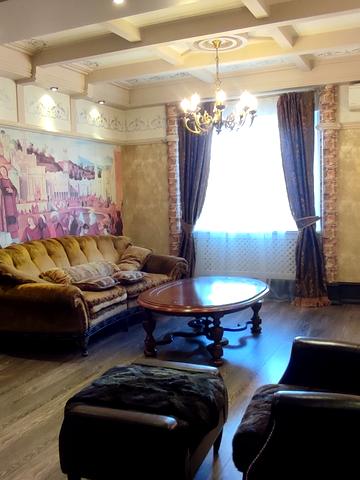 Вячеслава Чорновола вул., 25