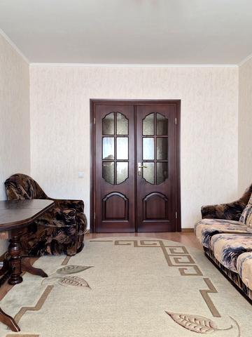 Академіка Грушевського вул., 38