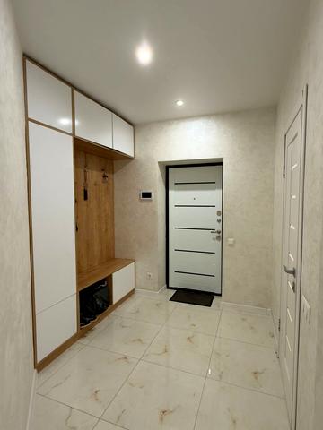 Набережна Перемоги вул., 42