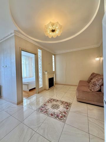 Ованеса Туманяна вул., 3