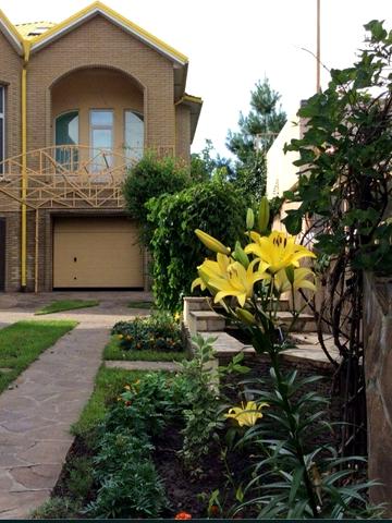 Андрея Шептицького вул., 68