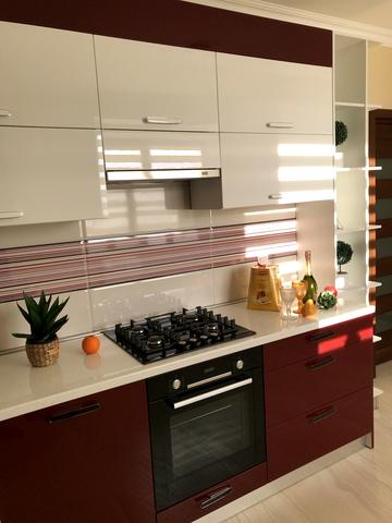 Богдана Хмельницького вул., 96