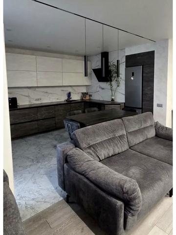 Микільсько-Слобідська вул., 8