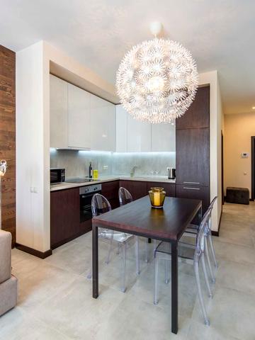 Андрія Верхогляда вул. (Михайла Драгомирова), 17