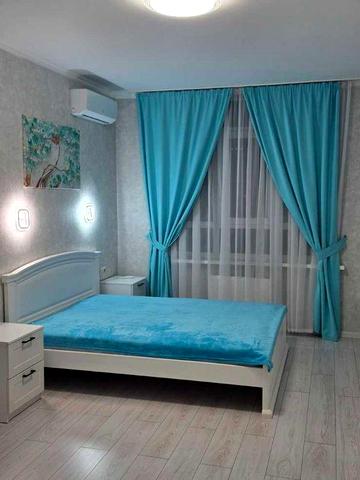 Миколи Гулака вул., 4