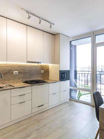 Юліана Пелеша вул., 3