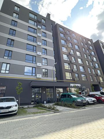 Героїв Майдану вул., 15