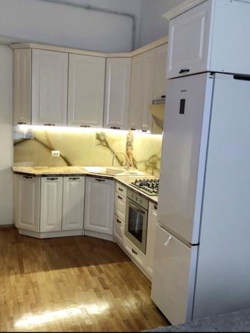 Нечуя-Левицького вул., 8