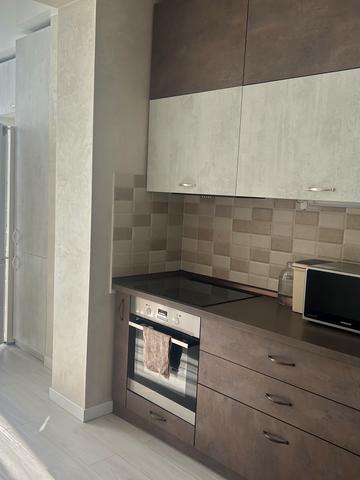 Яблунева, 15