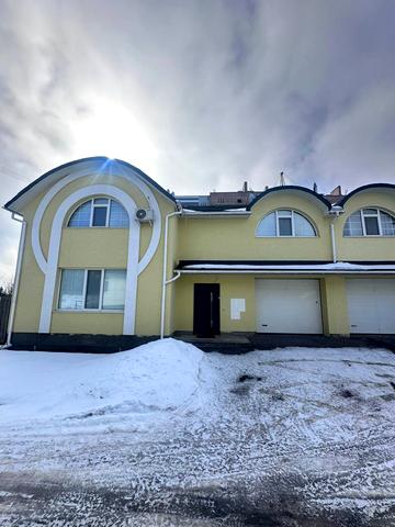 Степана Бандери вул., 82/2