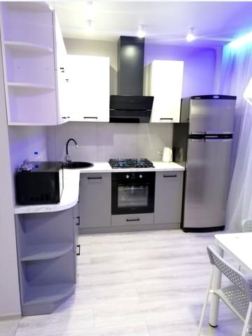 Євгена Чикаленка вул., 43