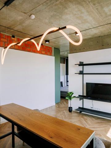 Ґарета Джонса вул. (Сімї Хохлових), 12