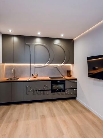 Любомира Гузара просп. (Космонавта Комарова), 15а