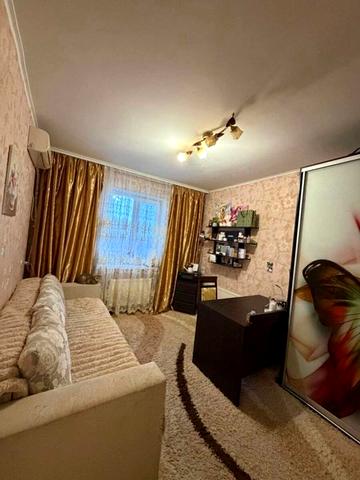 Героїв України вул. (Героїв Сталінграду), 33