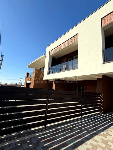 Графа фон Шенборна вул., 70