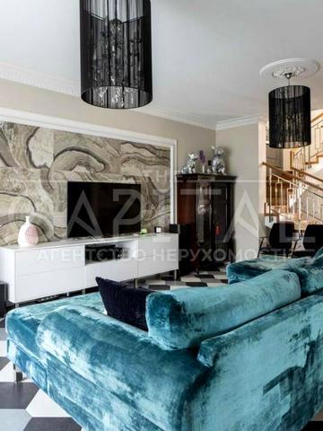 Богатирська вул., 20