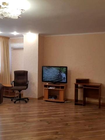 Вадима Гетьмана вул., 1-А