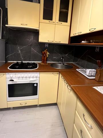 Сегедська вул., 9