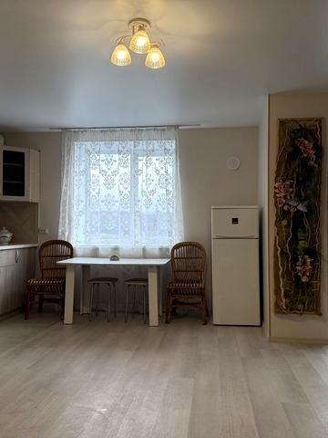 Павла Скоропадського вул., 12