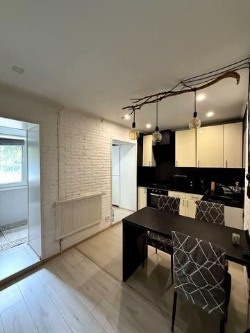 Василя Порика вул., 12