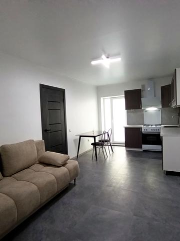 Поліська вул., (Будинок 1)