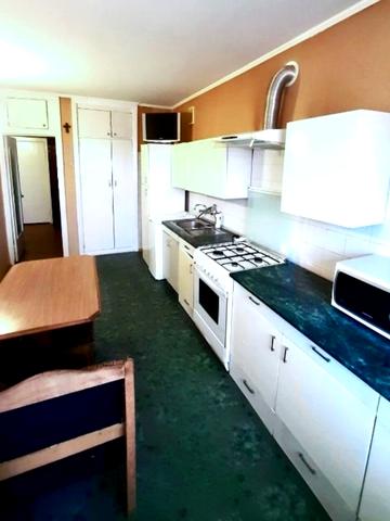 Художня вул., 4