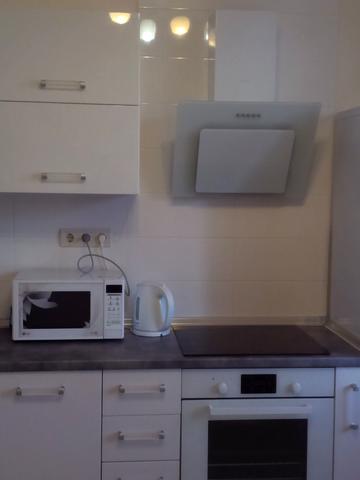 Феодосійська вул., 1