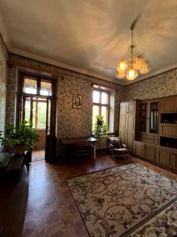 Старосінна пл., 15
