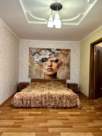 Сегедська вул., 8