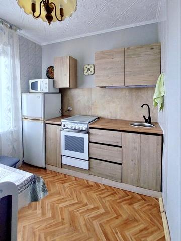 Набережна Перемоги вул., 118