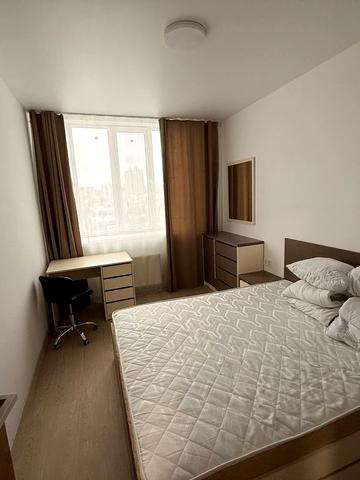 Нововокзальна вул., (Будинок)