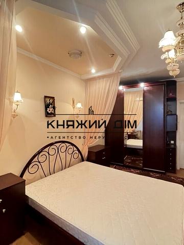 Микільсько-Слобідська вул., 2-Б