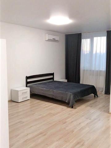 Феодосійська вул., 1