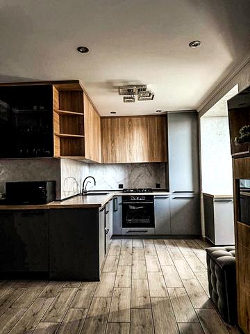 Тролейбусна вул., 5Б