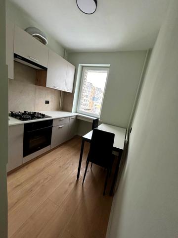 Дмитра Яворницького вул. (), 10