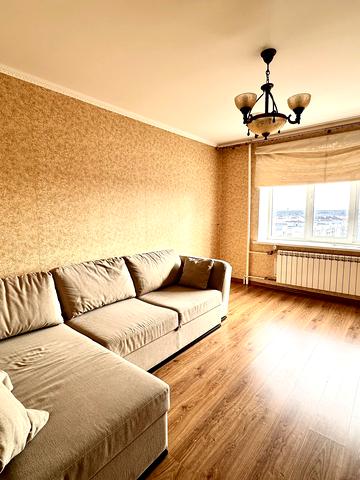 Валерія Лобановського вул., 18