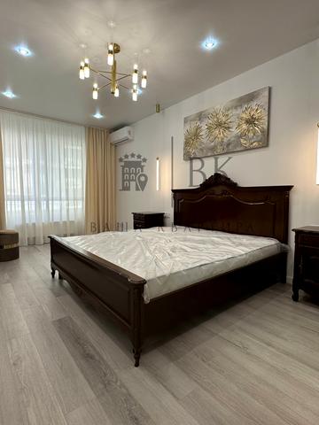 Золотоустівська вул., 25