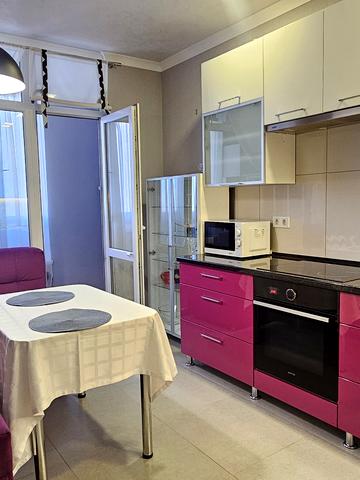 Академіка Глушкова просп., 9-Г