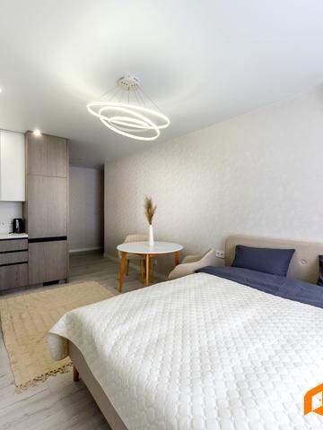 Академіка Заболотного вул., 1-Б