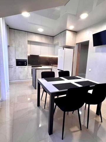 Весняна вул., 12