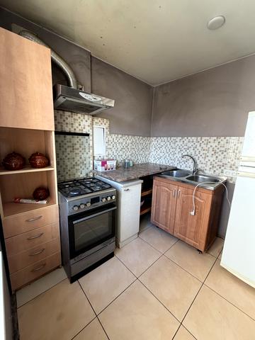 Бородинська вул., 11