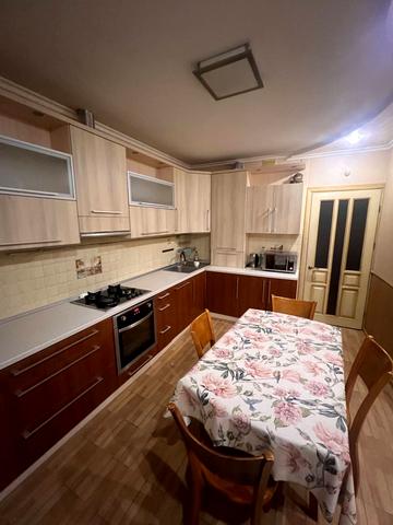 Зарічанська вул., 46