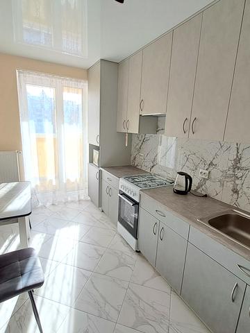 Злуки просп., 18