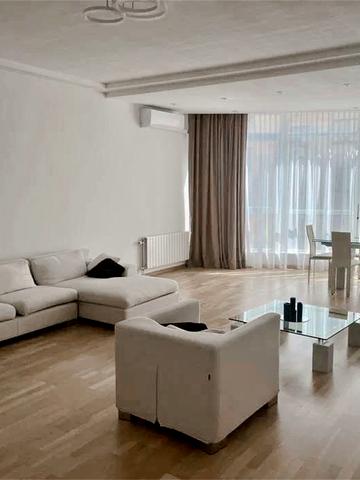 Бульварно-Кудрявська вул. (Воровського), 36