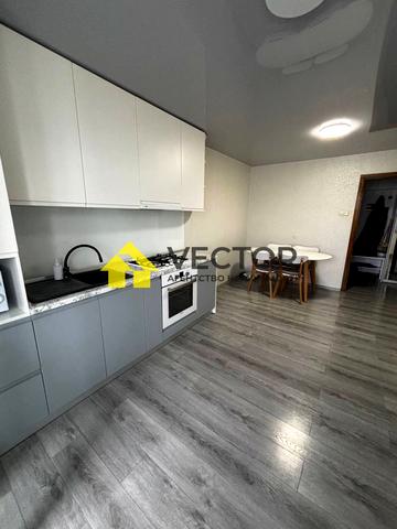 Героїв України вул., 4