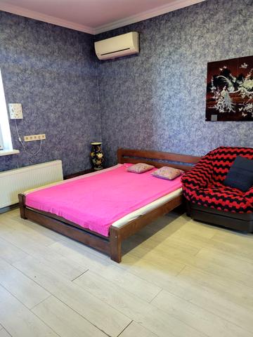 Добровольців вул. (Маршала Говорова), 10/1