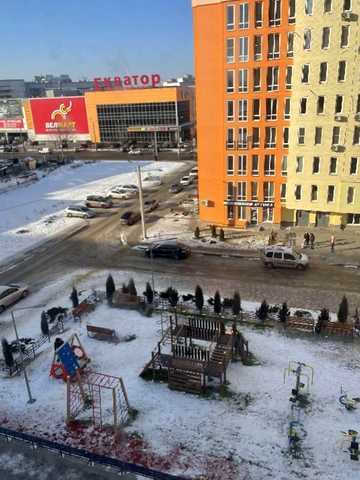 Гвардійців-Широнінців вул., (Будинок 8)