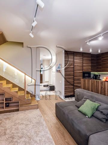 Яблунева вул., 15